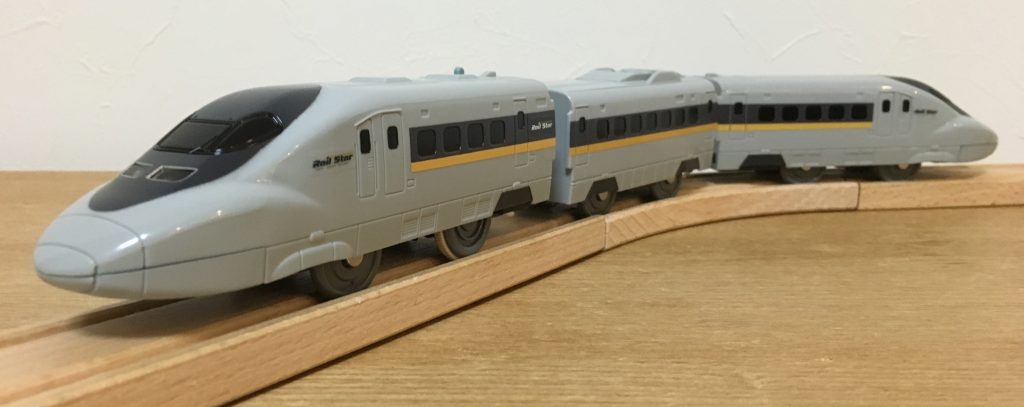 プラレール 700系新幹線ひかりレールスター