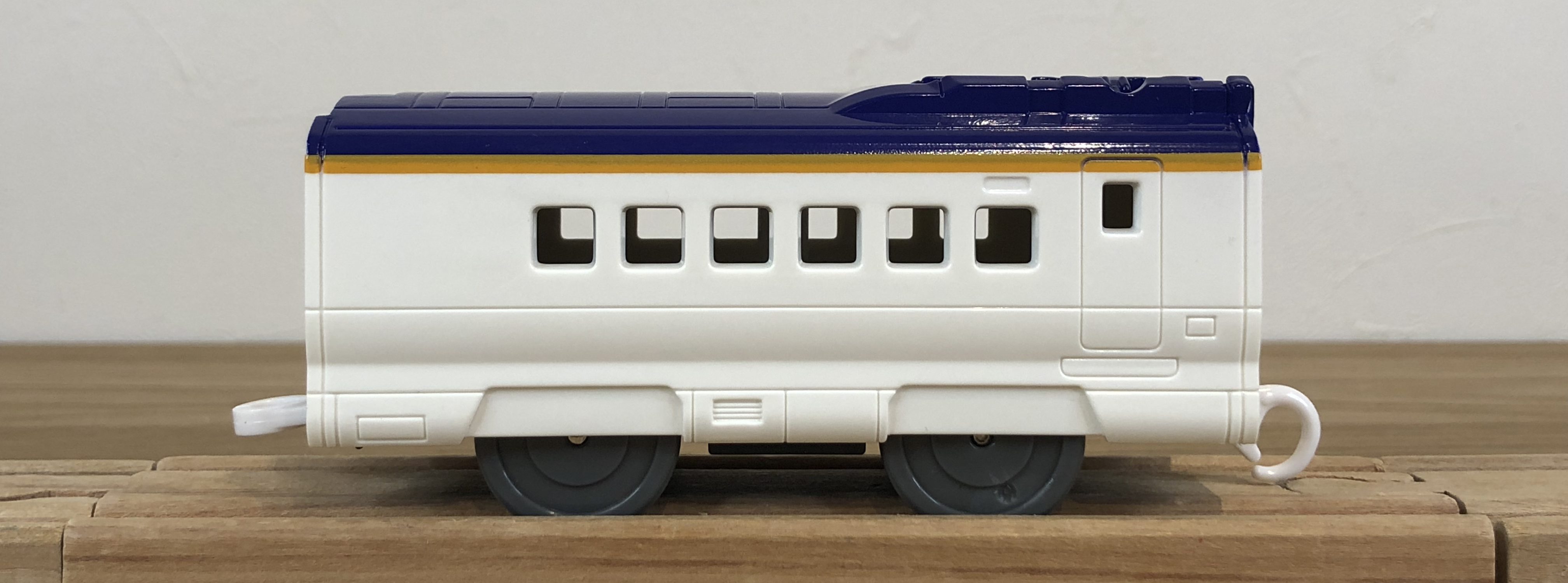 プラレール S-09 E3系新幹線つばさ2000番代（連結仕様）